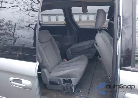 2005 Dodge Grand Caravan Sxt z USA, uszkodzony, nr VIN 2D8GP44L25R241921